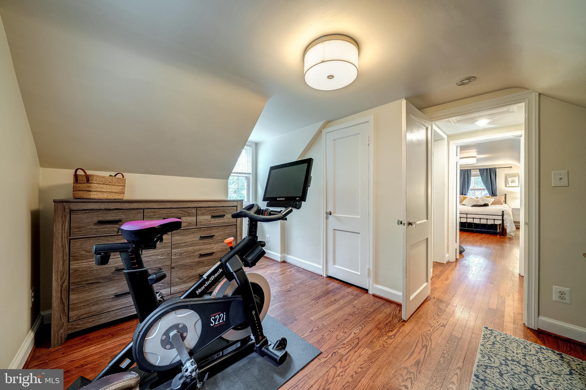 7316 Poplar Ct