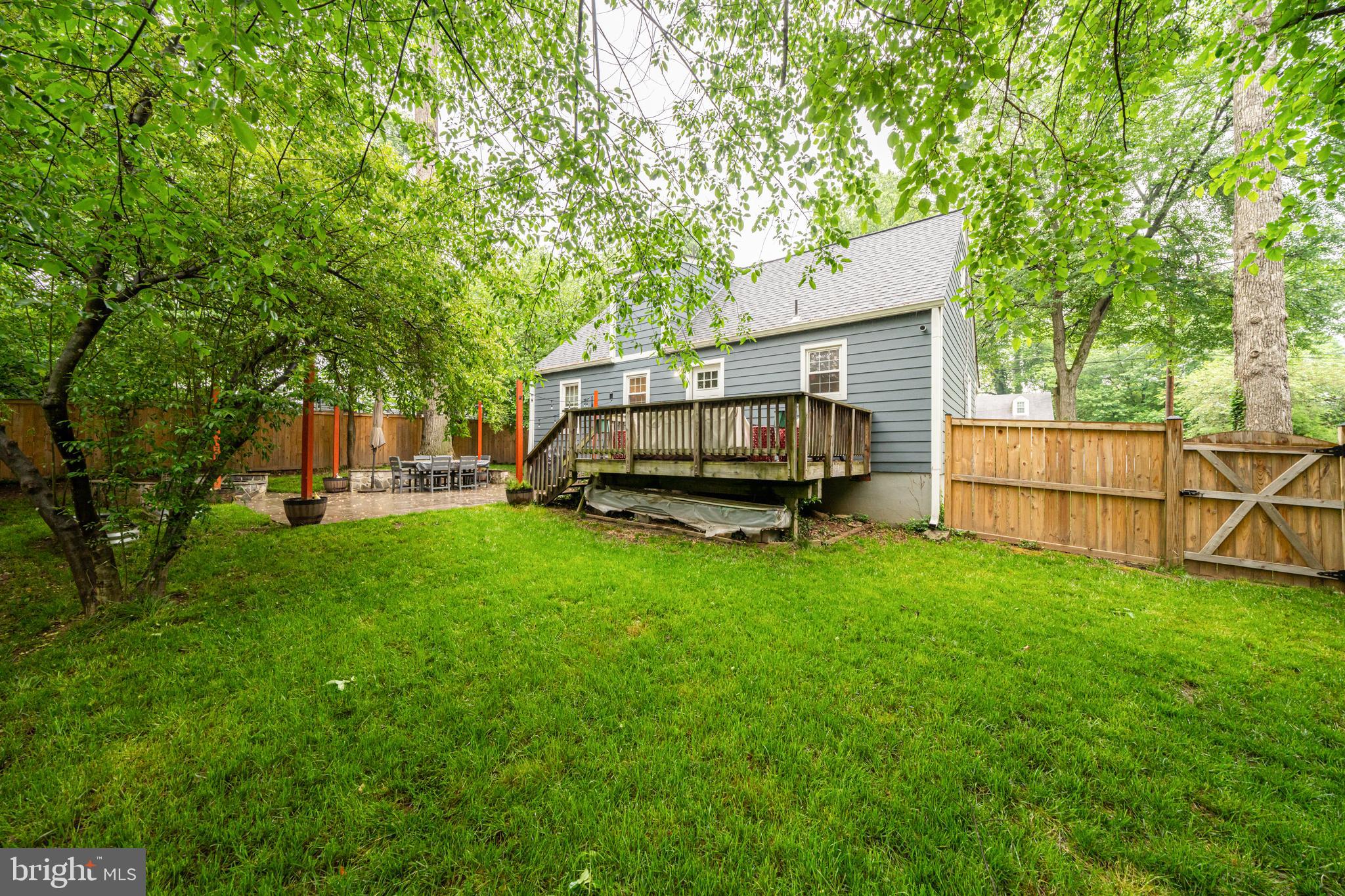 7316 Poplar Ct