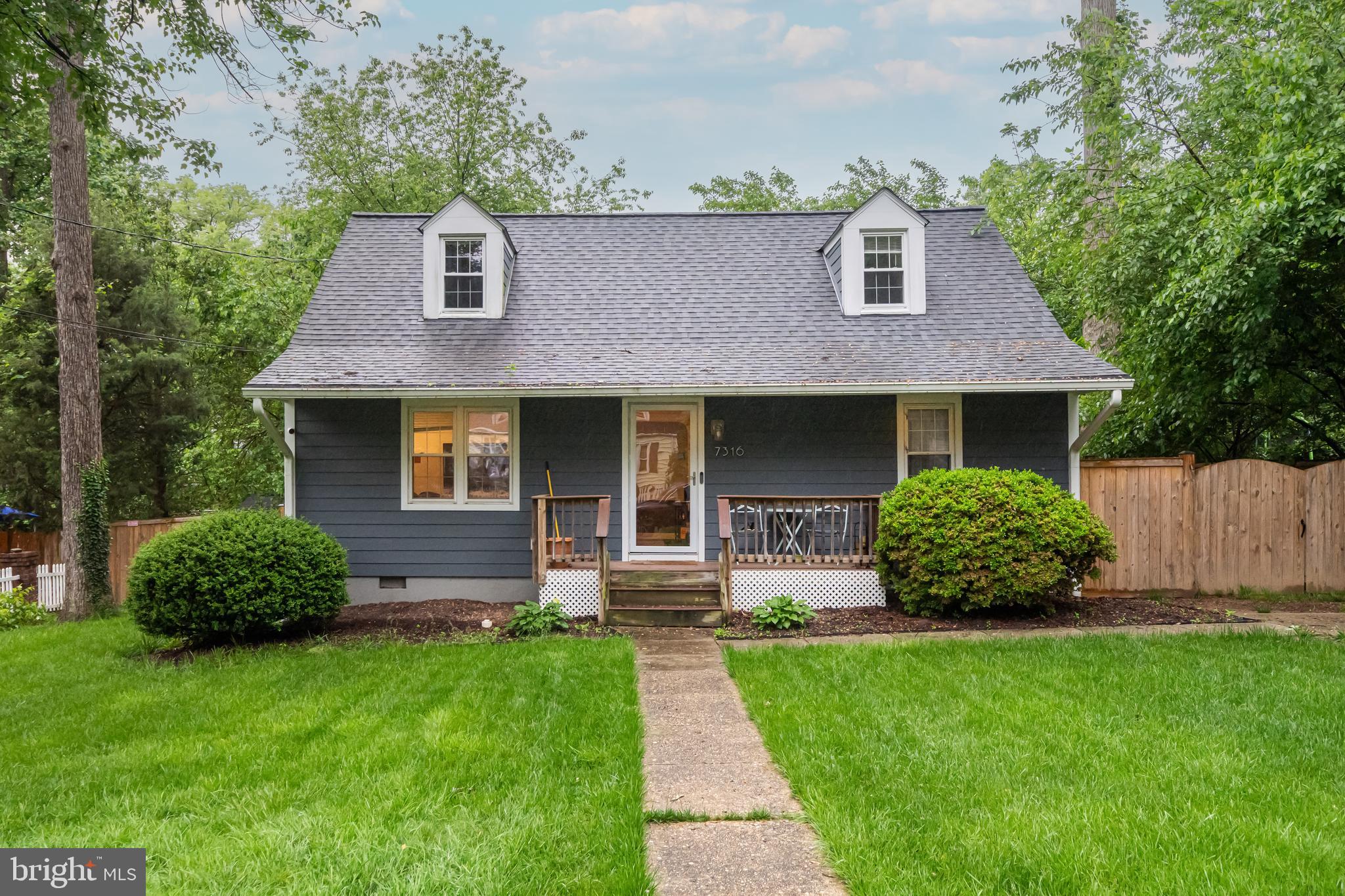 7316 Poplar Ct