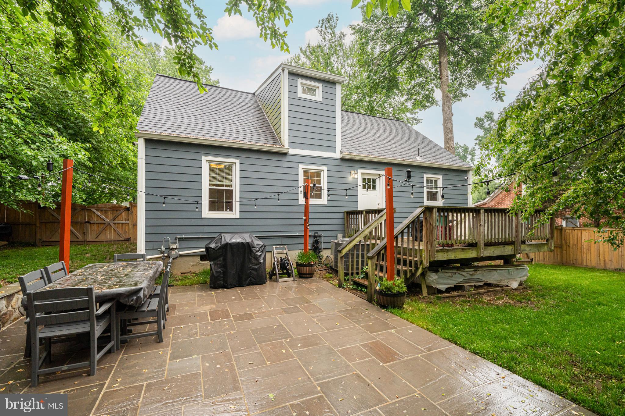 7316 Poplar Ct