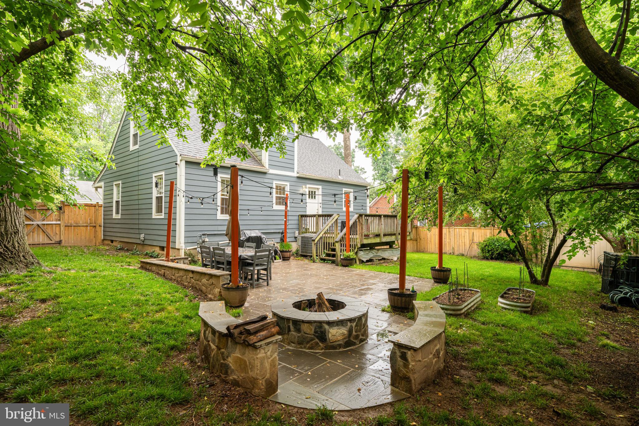 7316 Poplar Ct