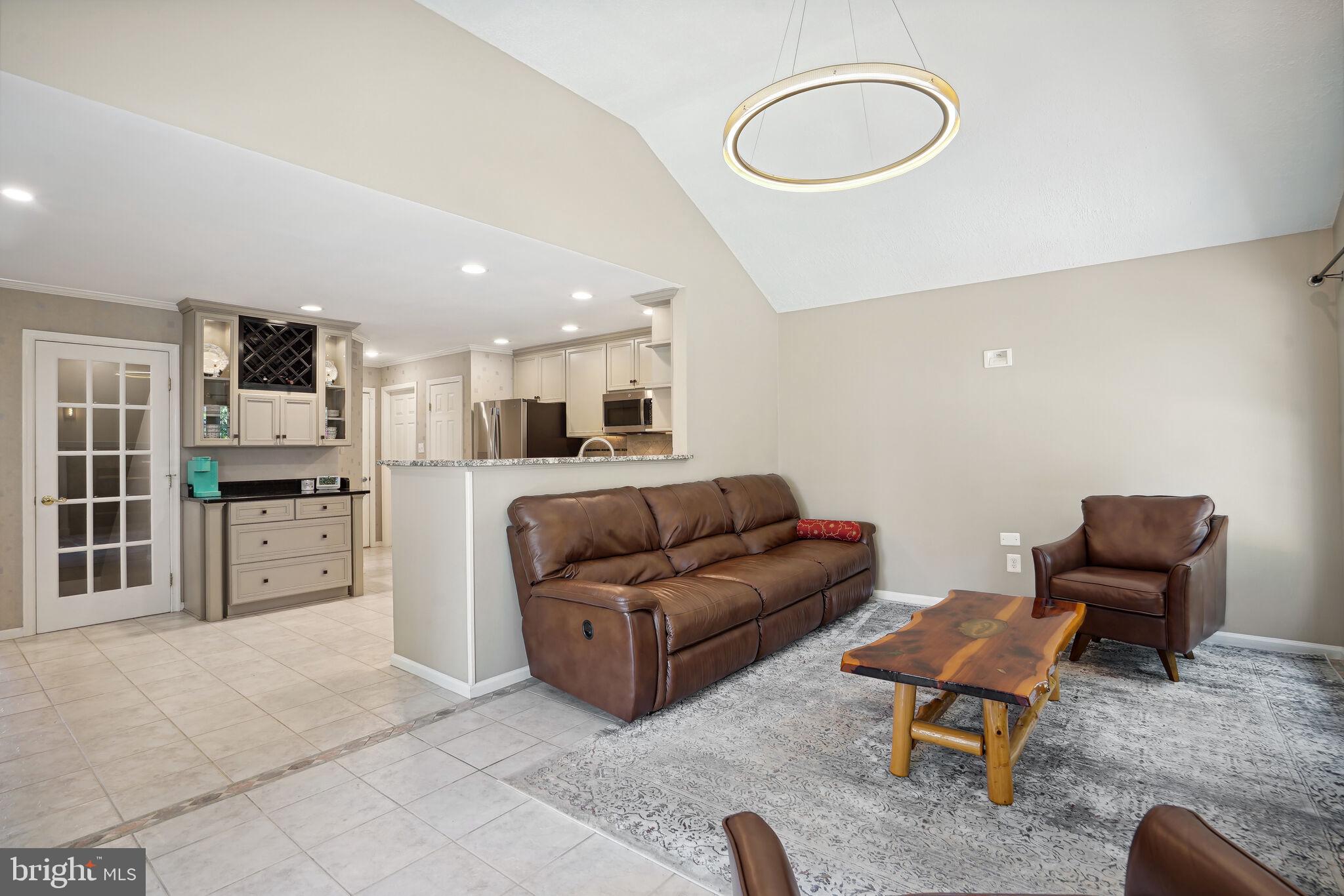 7300 Hollyford Ln