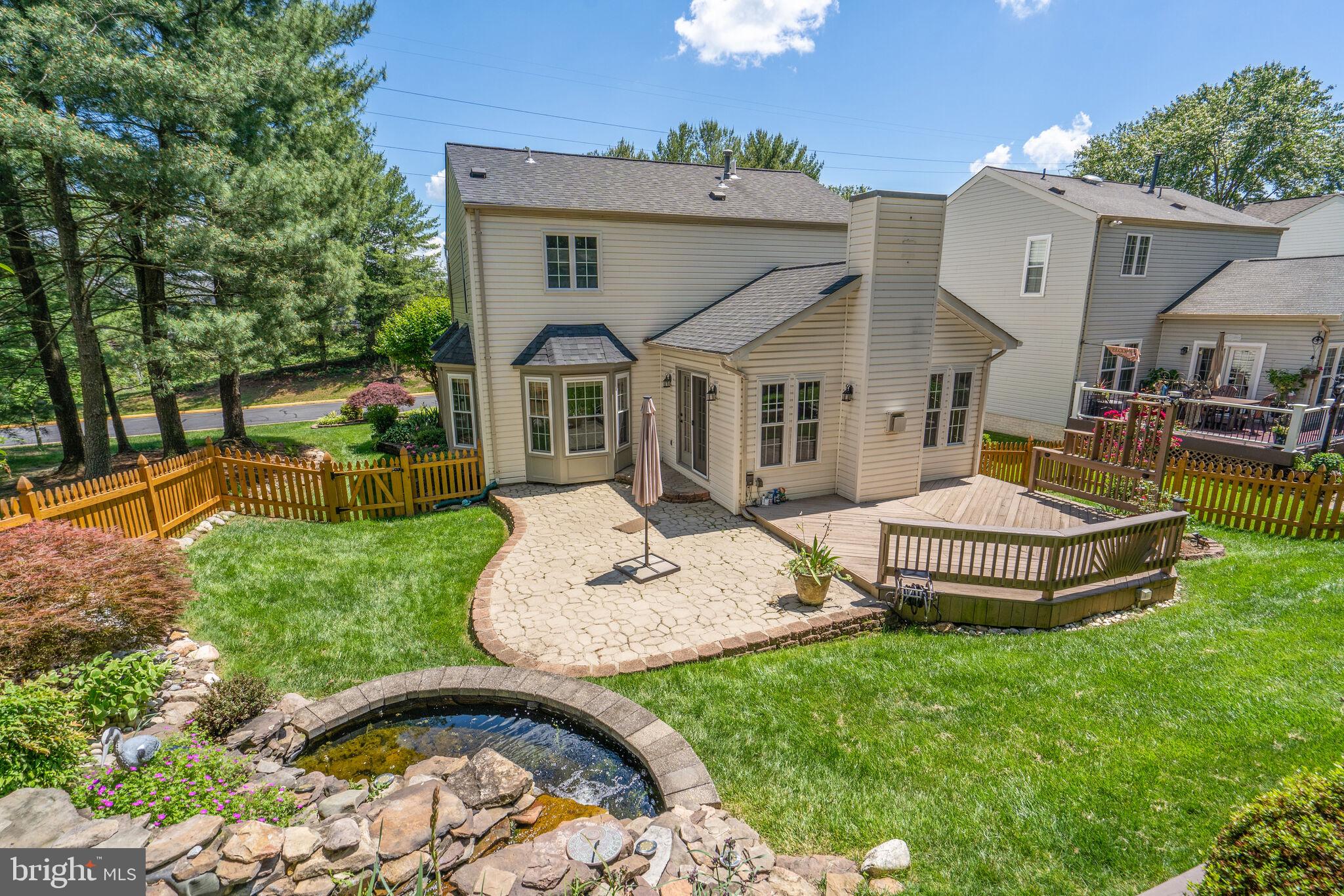 7300 Hollyford Ln