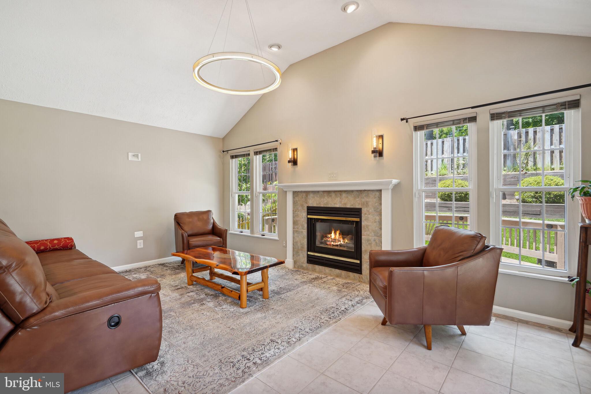 7300 Hollyford Ln