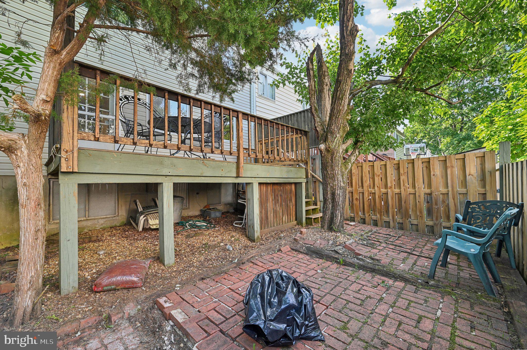 8063 Saint Annes Ct