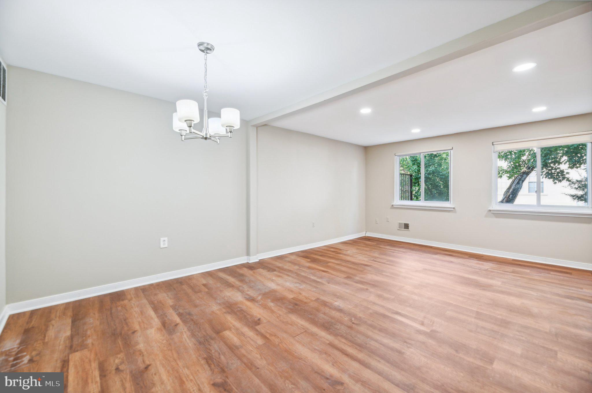 8063 Saint Annes Ct