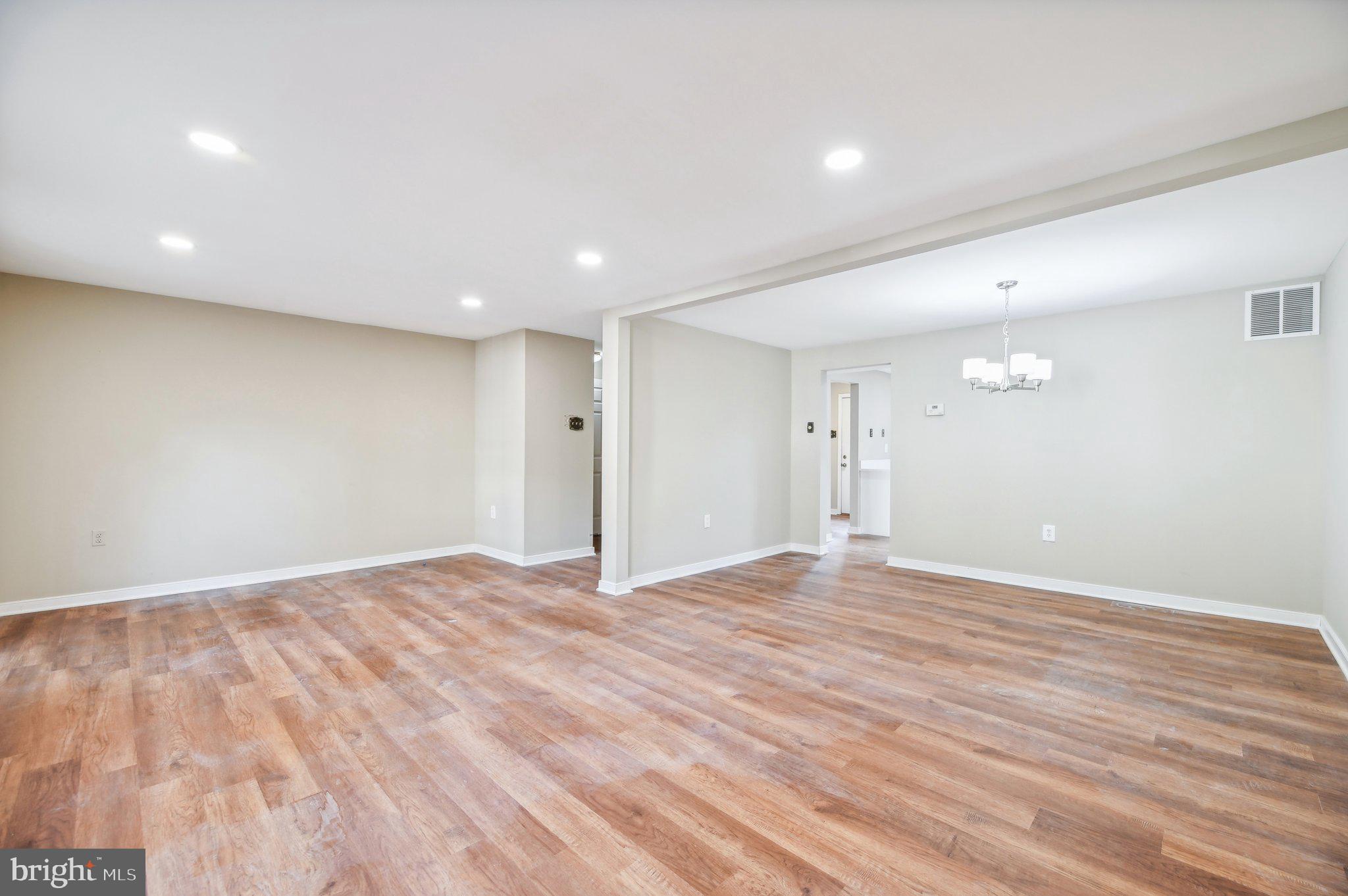 8063 Saint Annes Ct