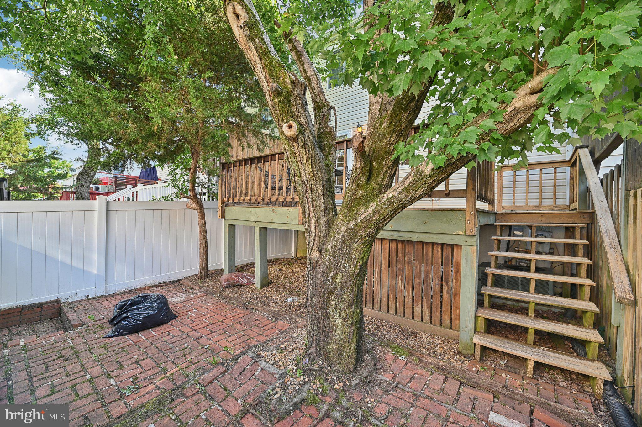 8063 Saint Annes Ct
