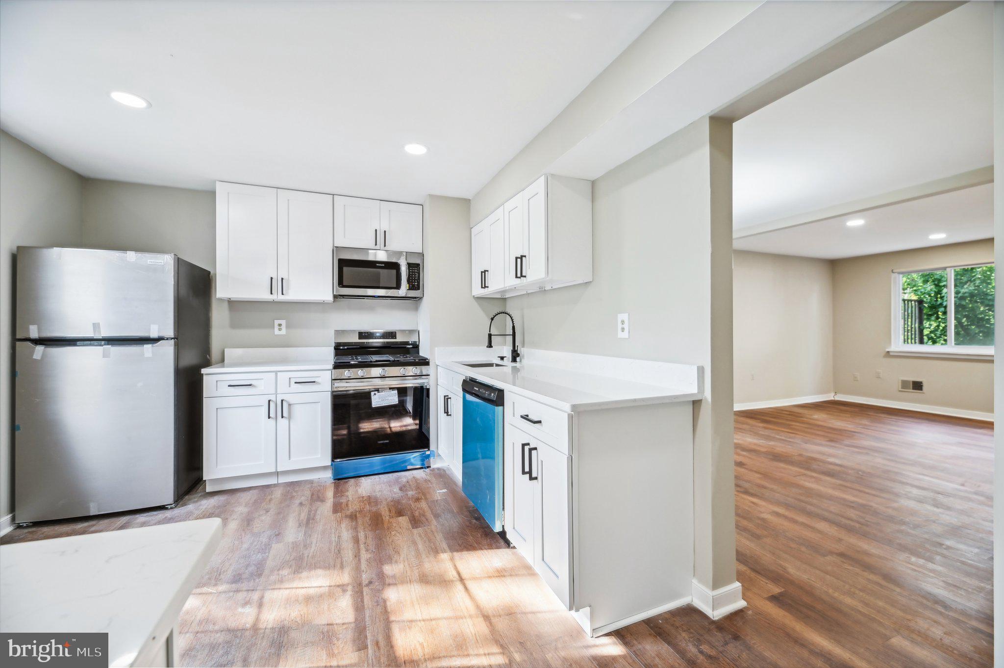 8063 Saint Annes Ct