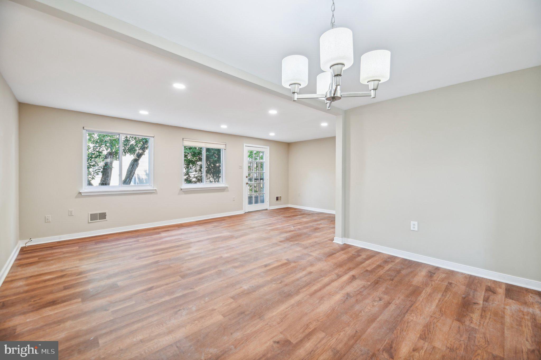 8063 Saint Annes Ct