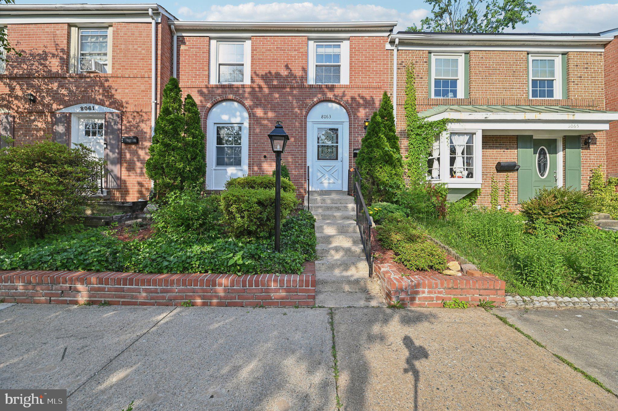 8063 Saint Annes Ct