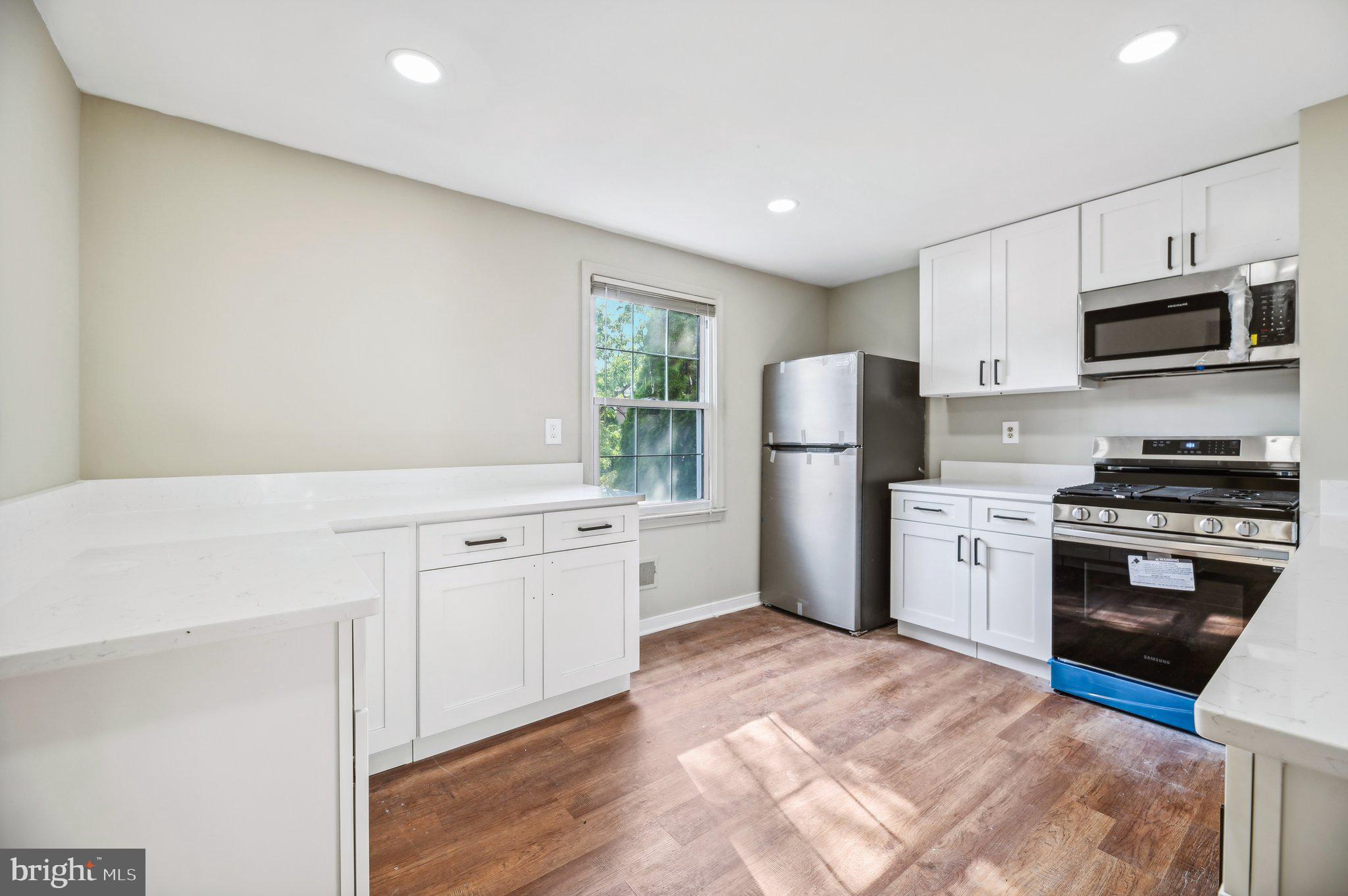 8063 Saint Annes Ct