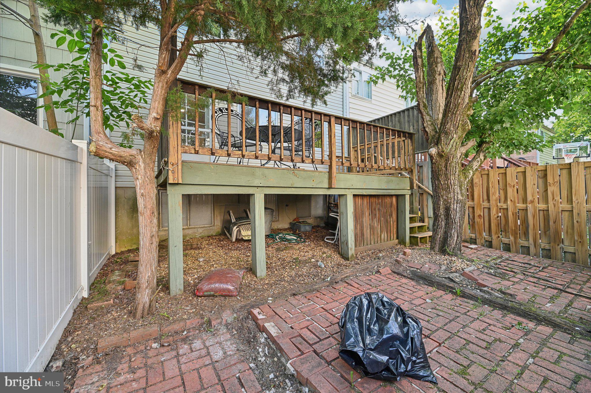 8063 Saint Annes Ct