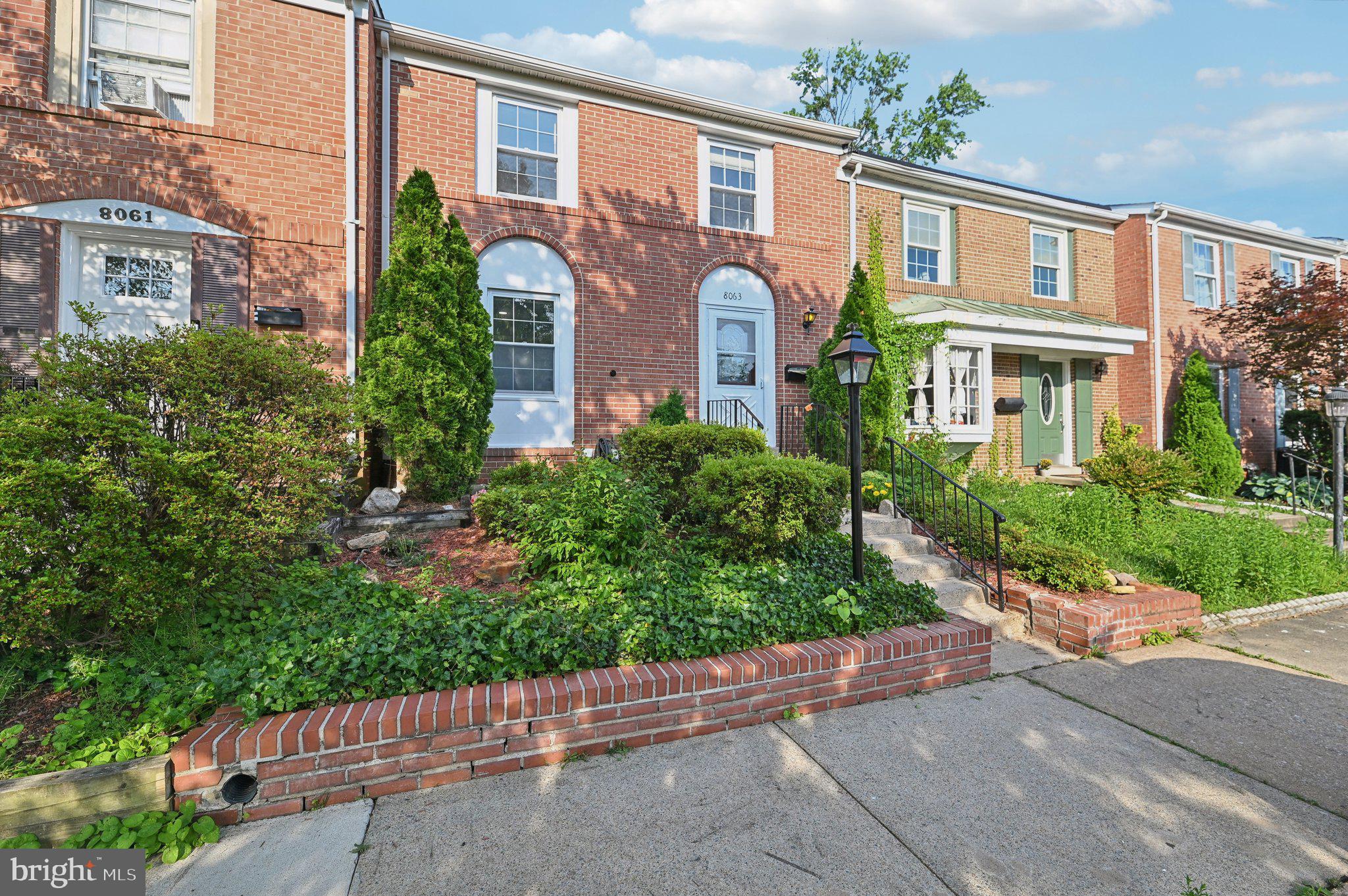 8063 Saint Annes Ct