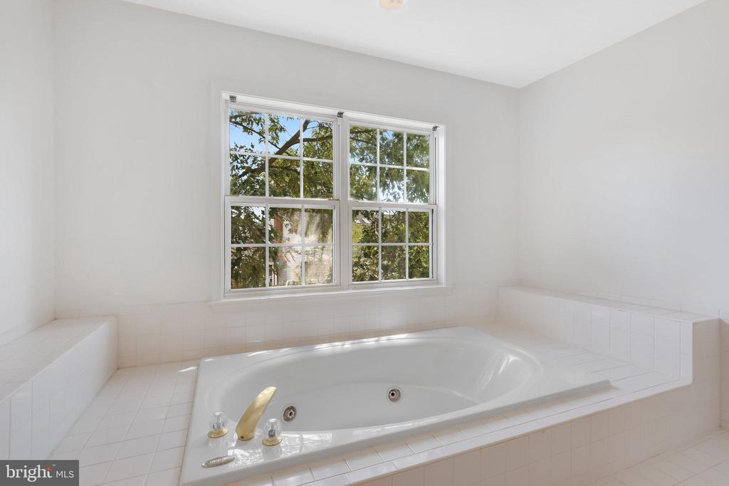 12901 Tarragon Ct