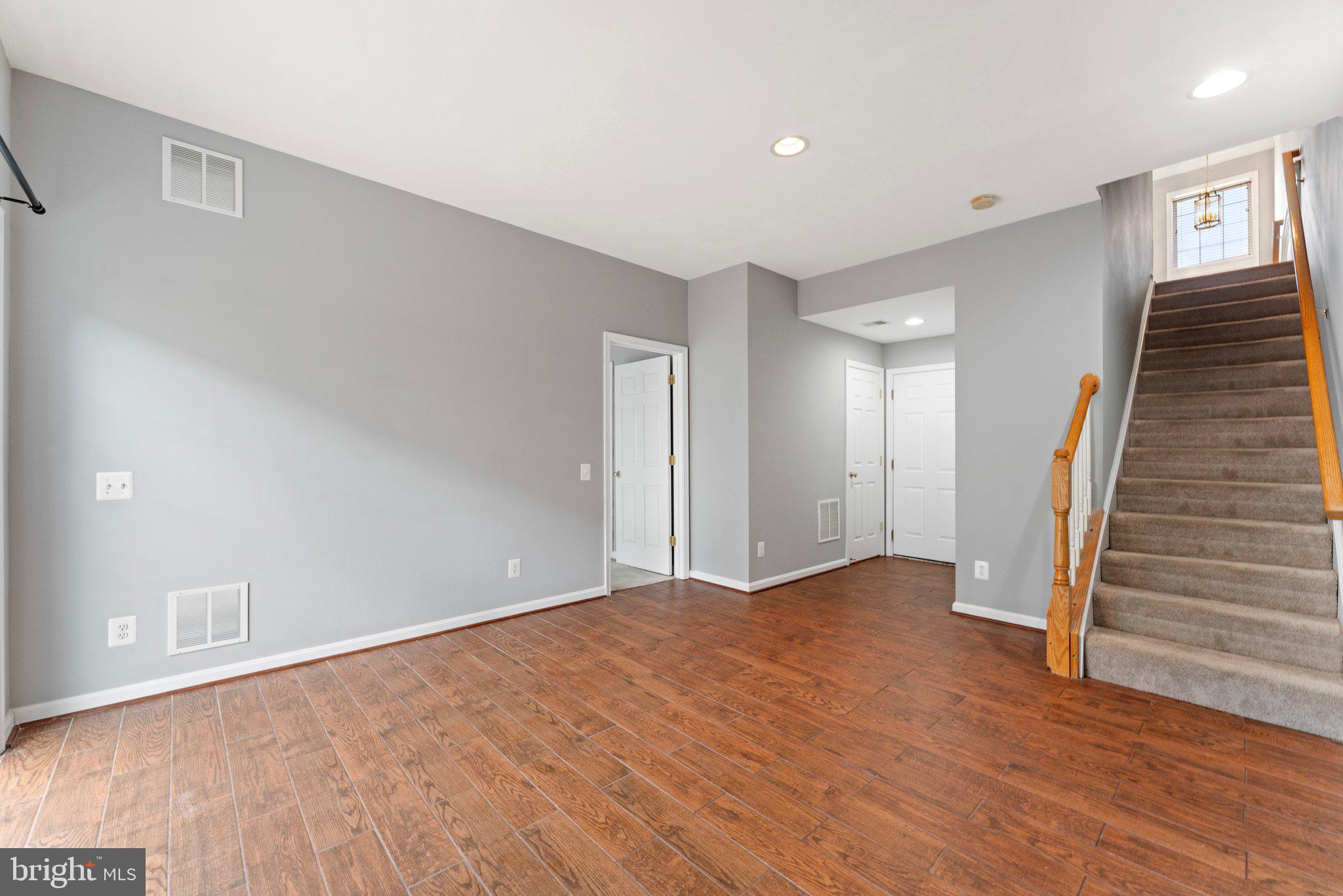8923 Purple Lilac Cir
