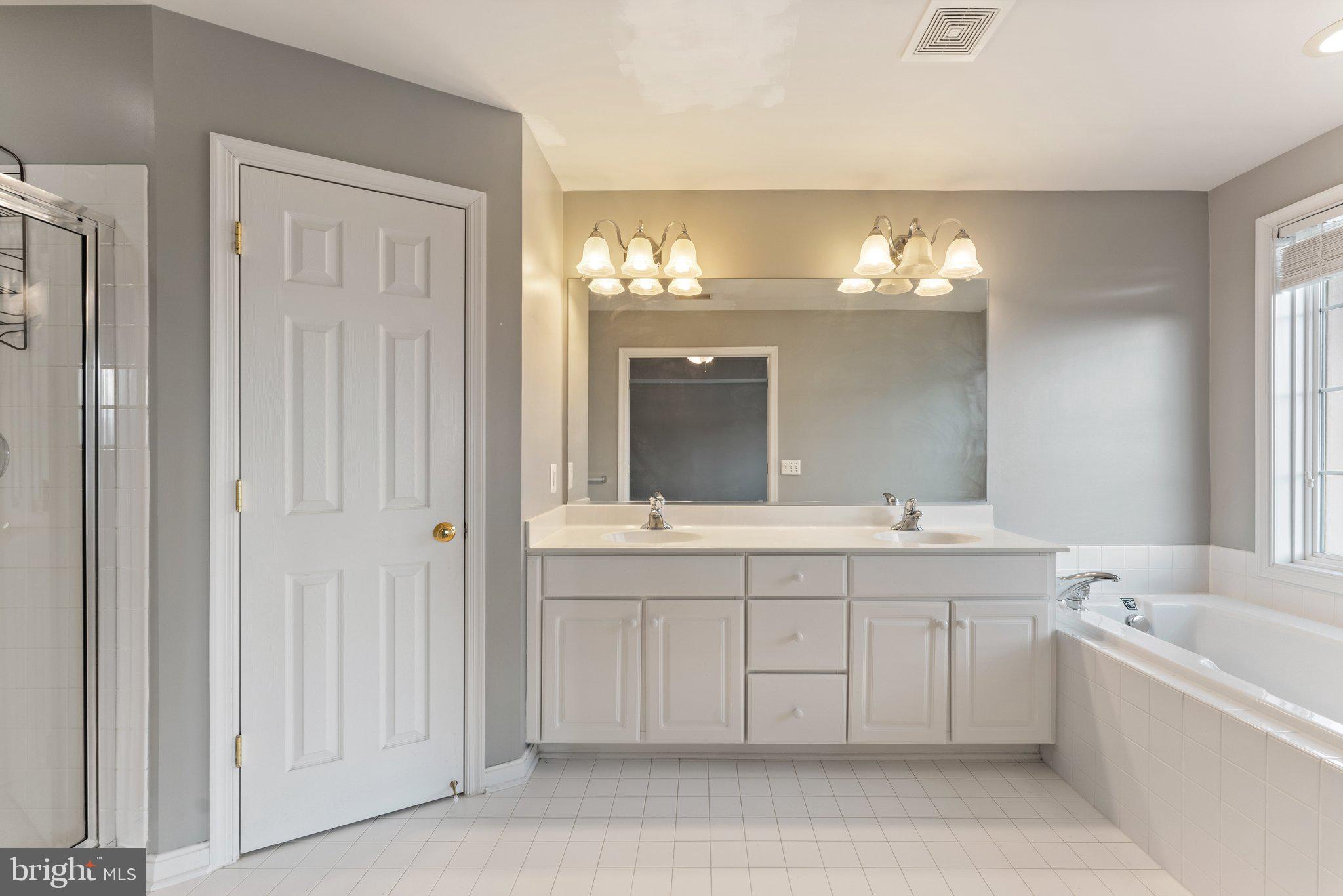 8923 Purple Lilac Cir