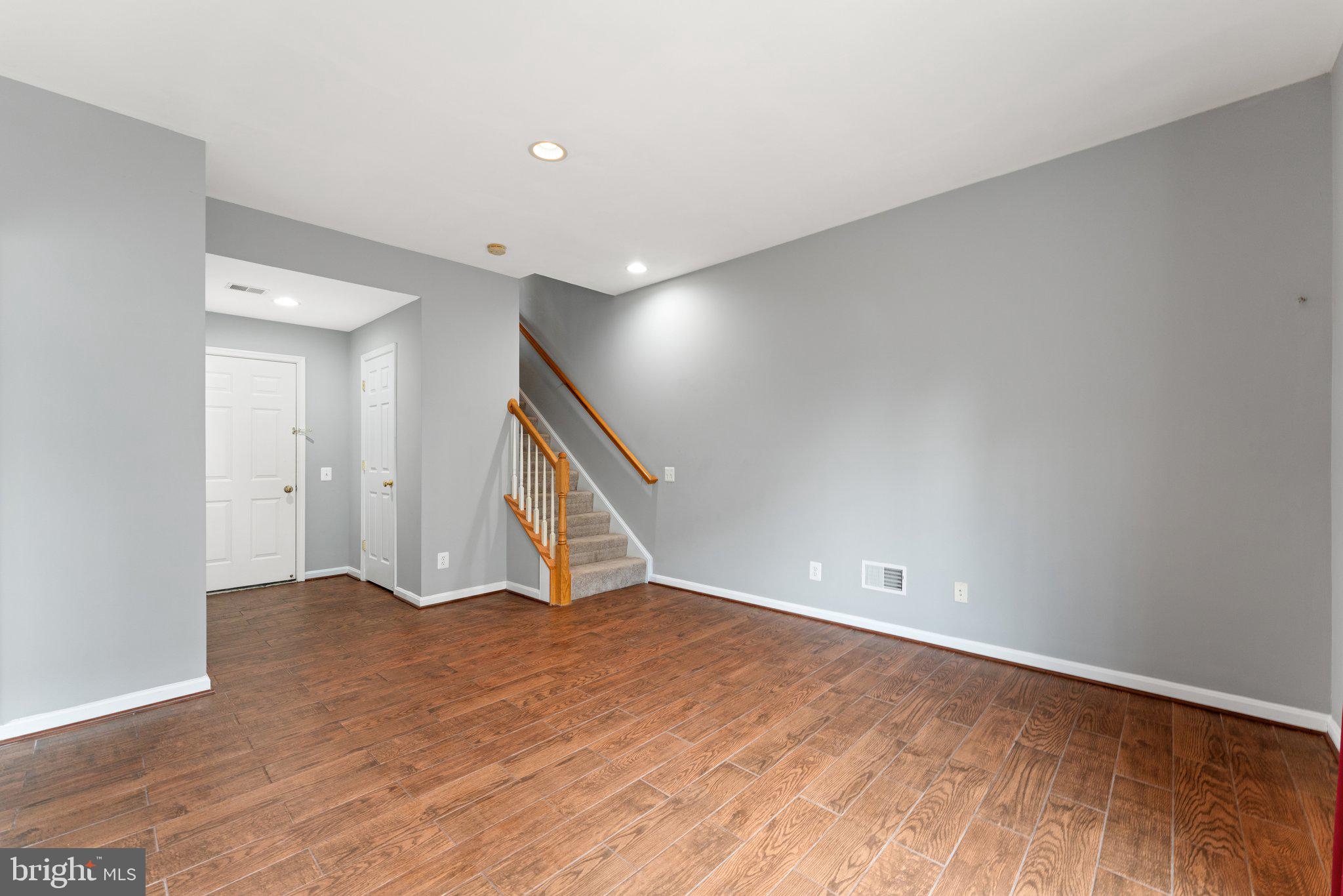 8923 Purple Lilac Cir