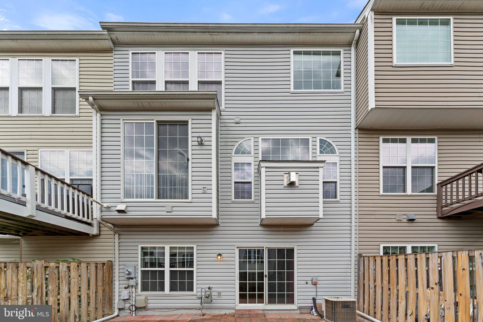 8923 Purple Lilac Cir