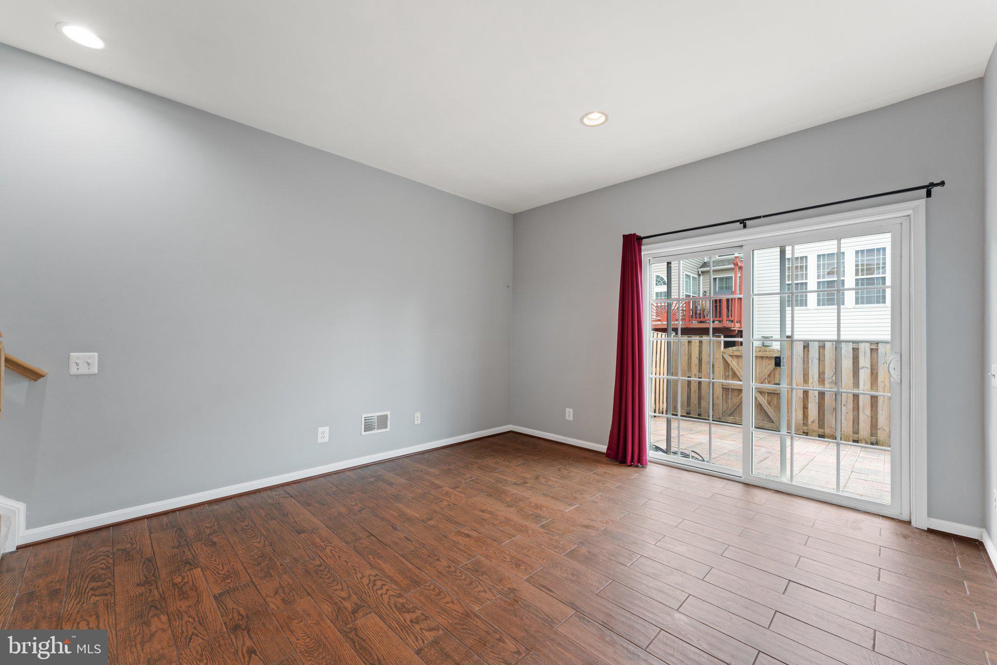 8923 Purple Lilac Cir