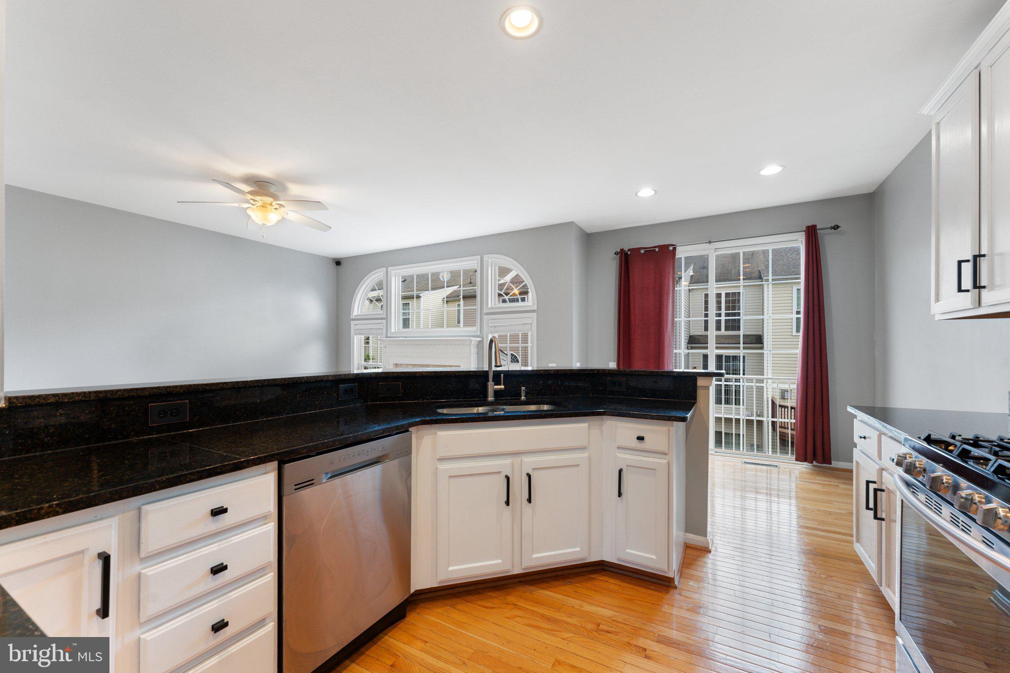 8923 Purple Lilac Cir