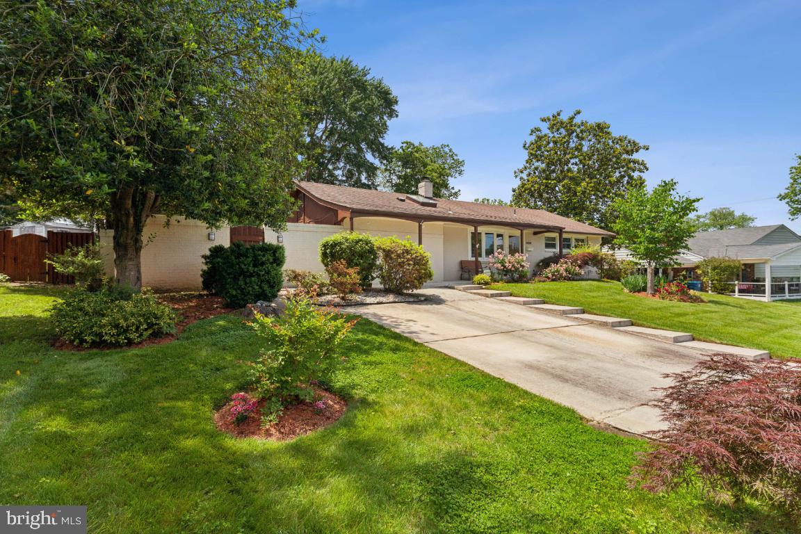 5226 Landgrave Ln