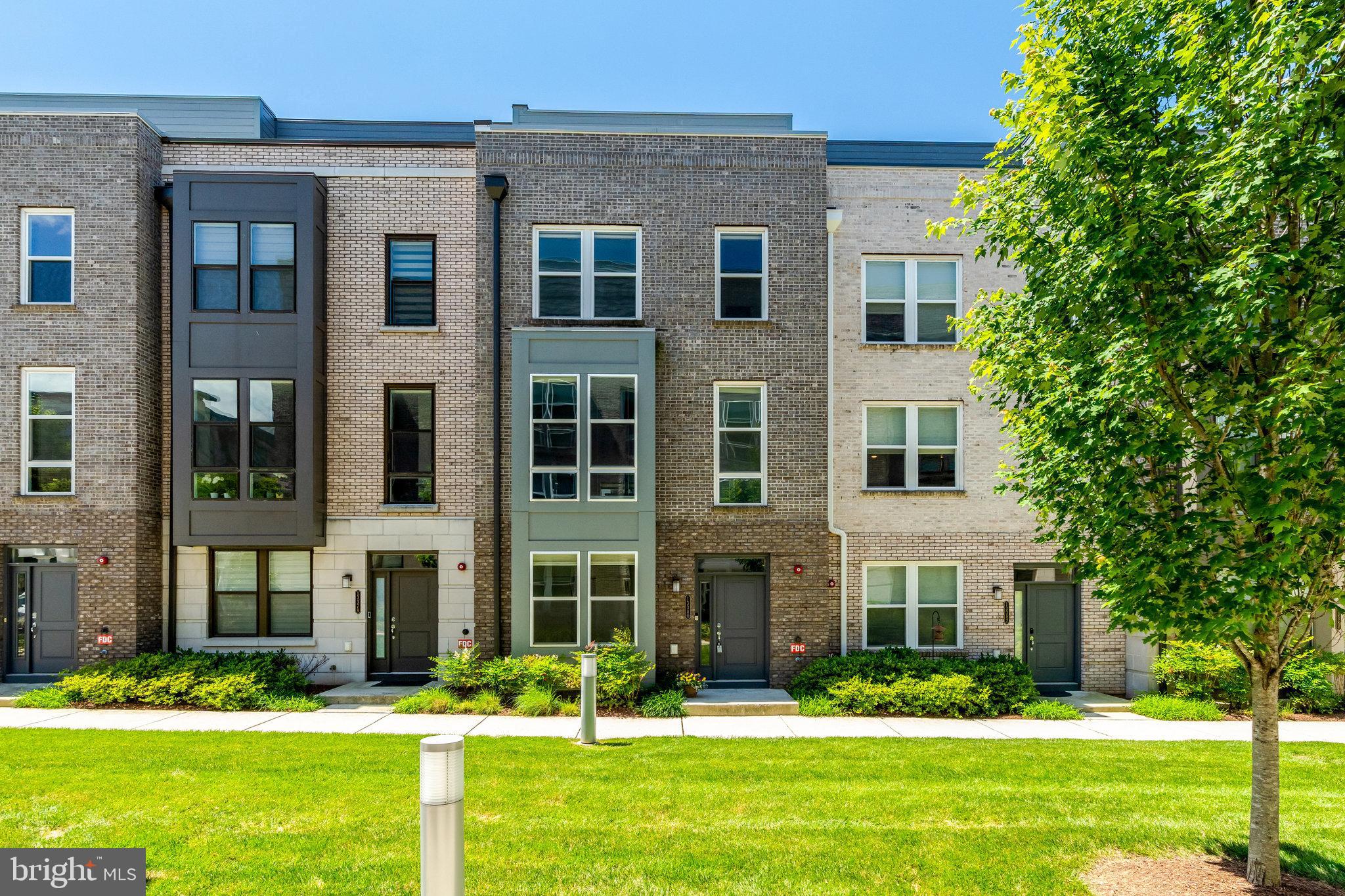 13380 Sherwood Park Ln