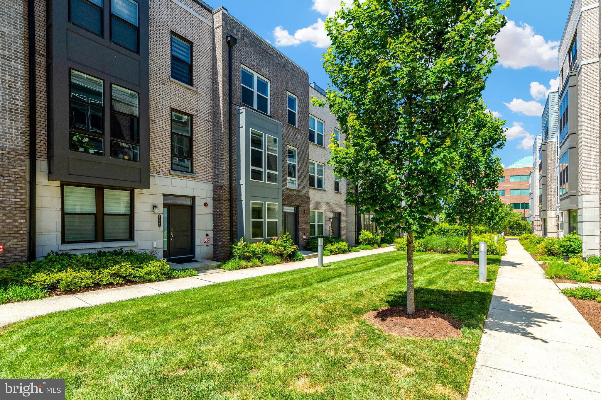 13380 Sherwood Park Ln