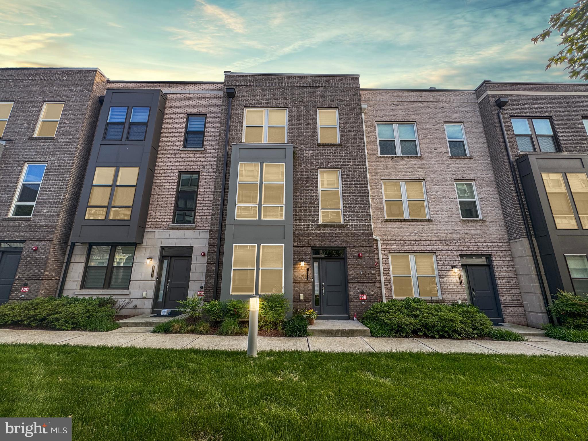 13380 Sherwood Park Ln