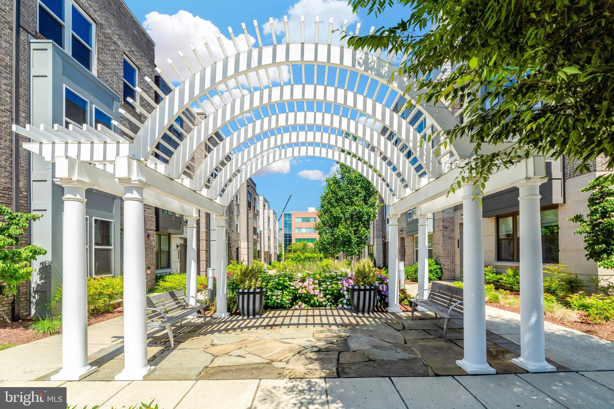 13380 Sherwood Park Ln
