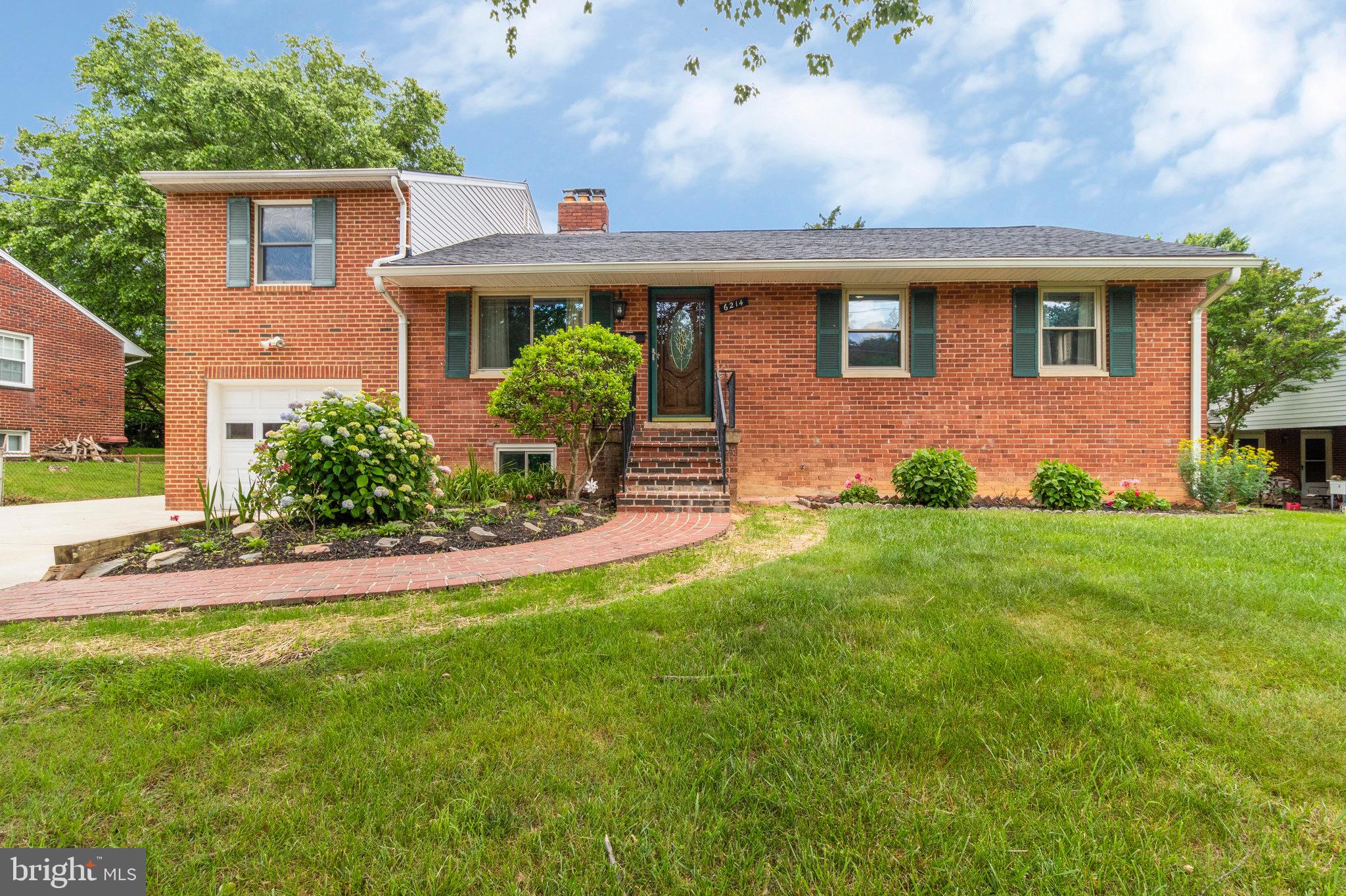 6214 Crestwood Dr