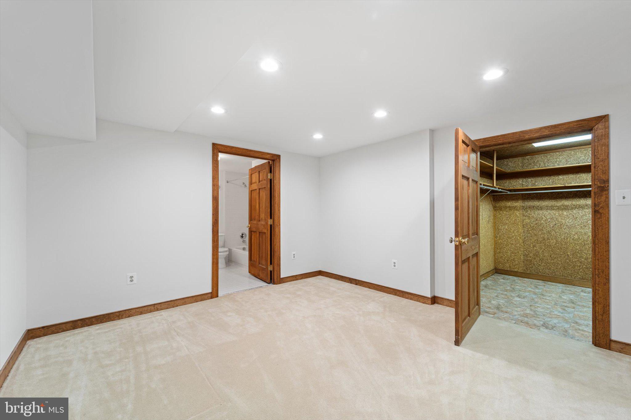 11222 Popes Head Rd