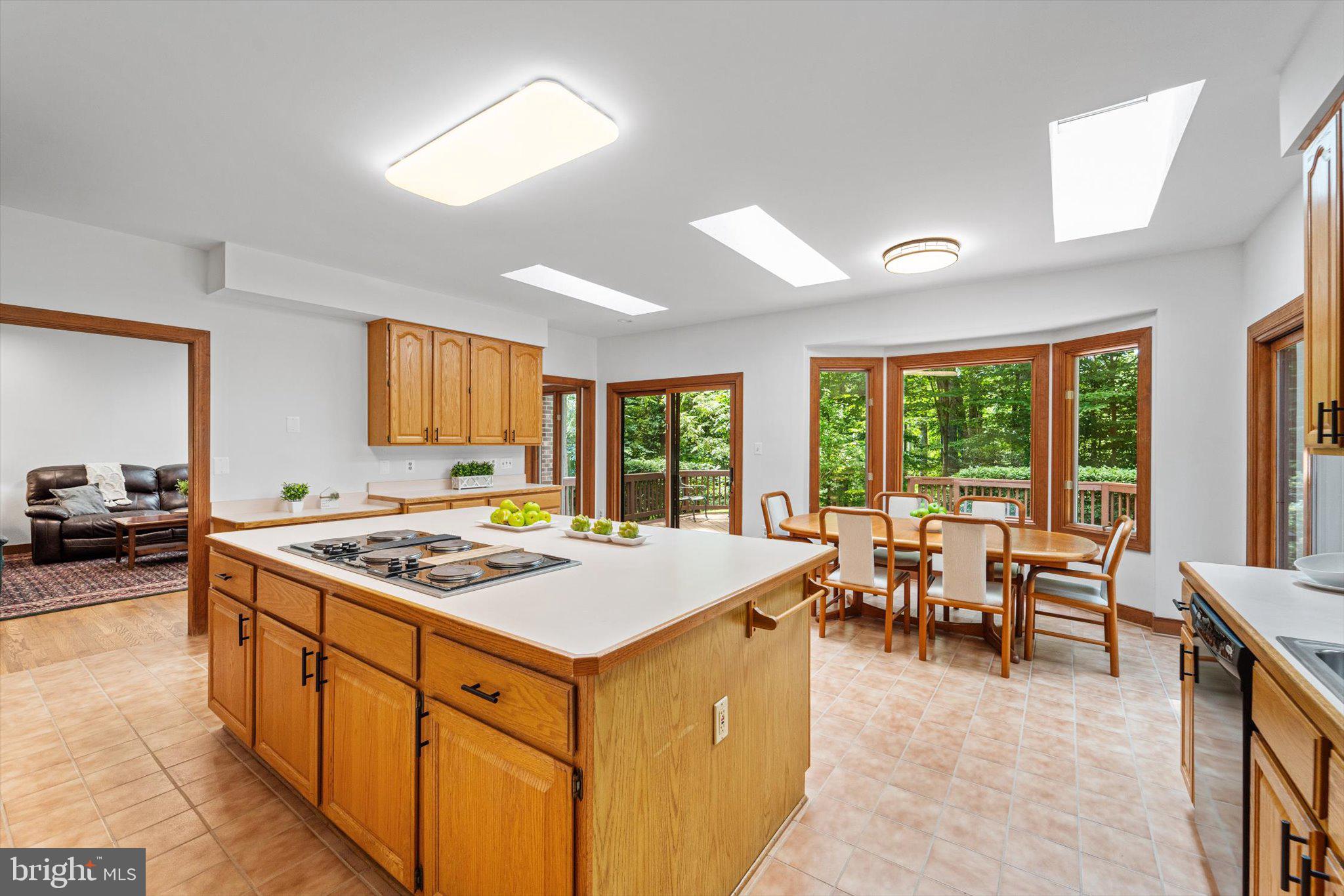 11222 Popes Head Rd