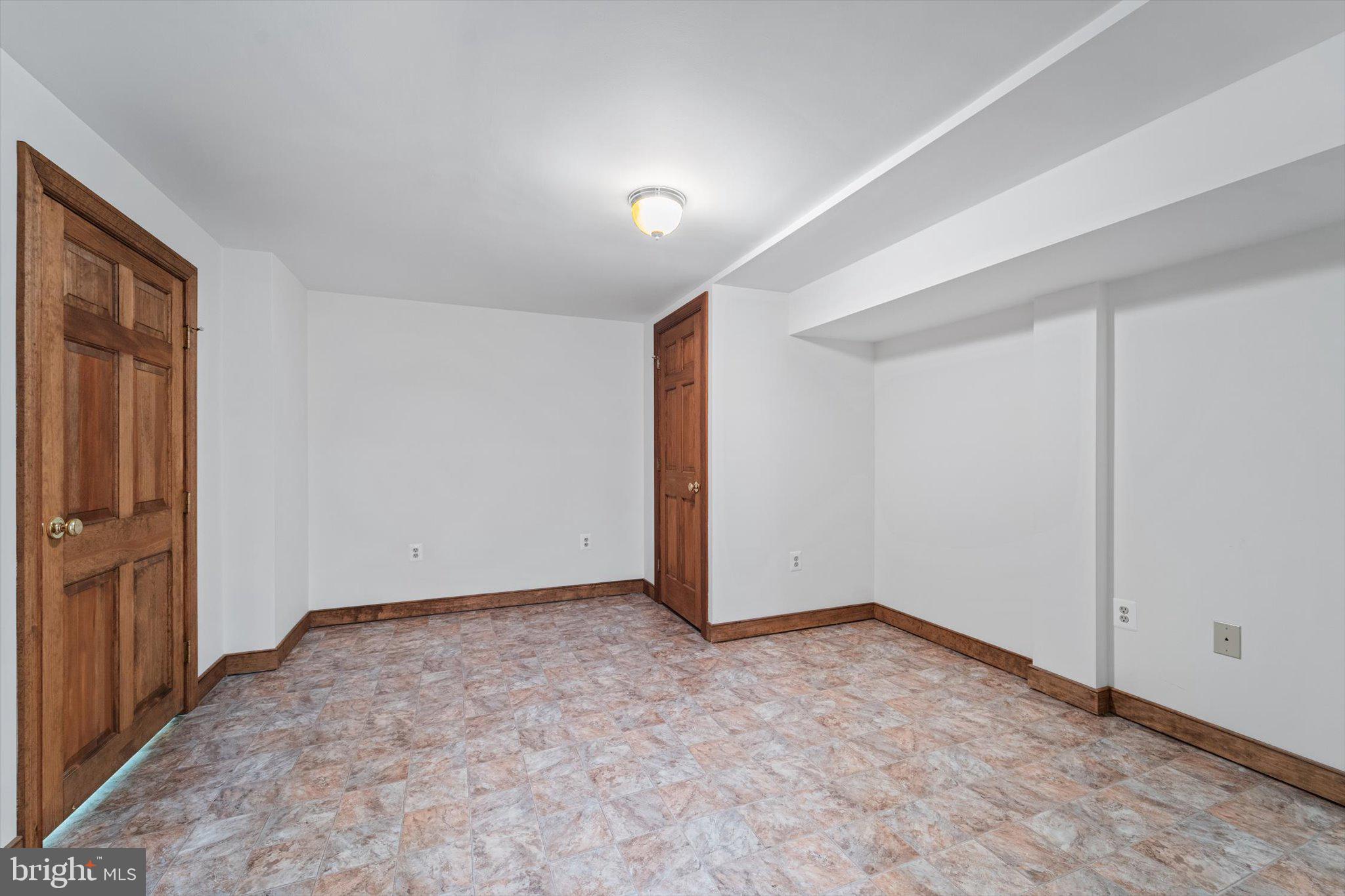 11222 Popes Head Rd