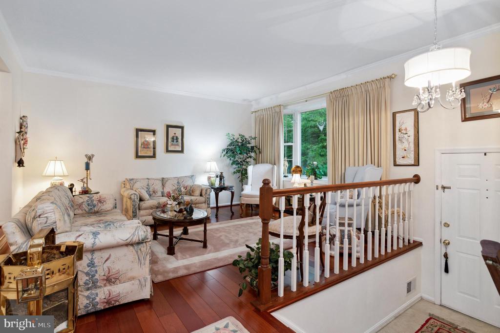10191 Valentino Dr