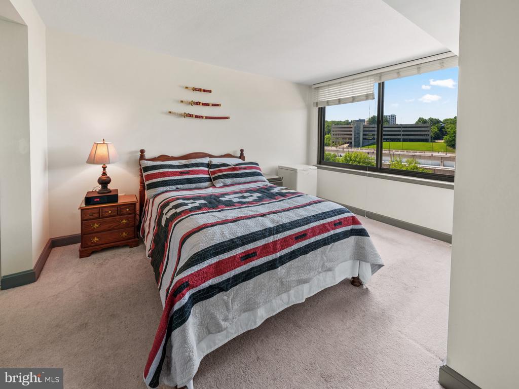 2451 Midtown Ave #815