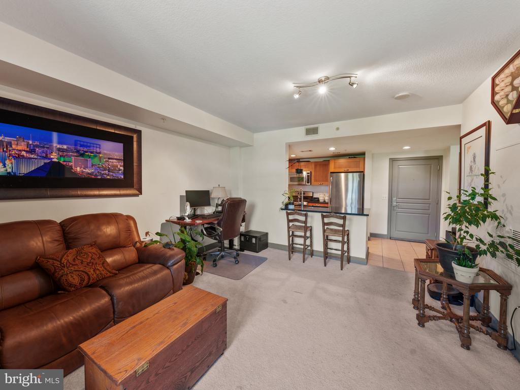 2451 Midtown Ave #815