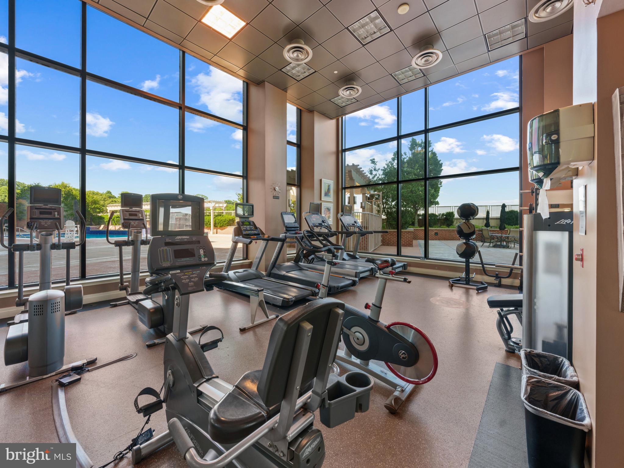 2451 Midtown Ave #815