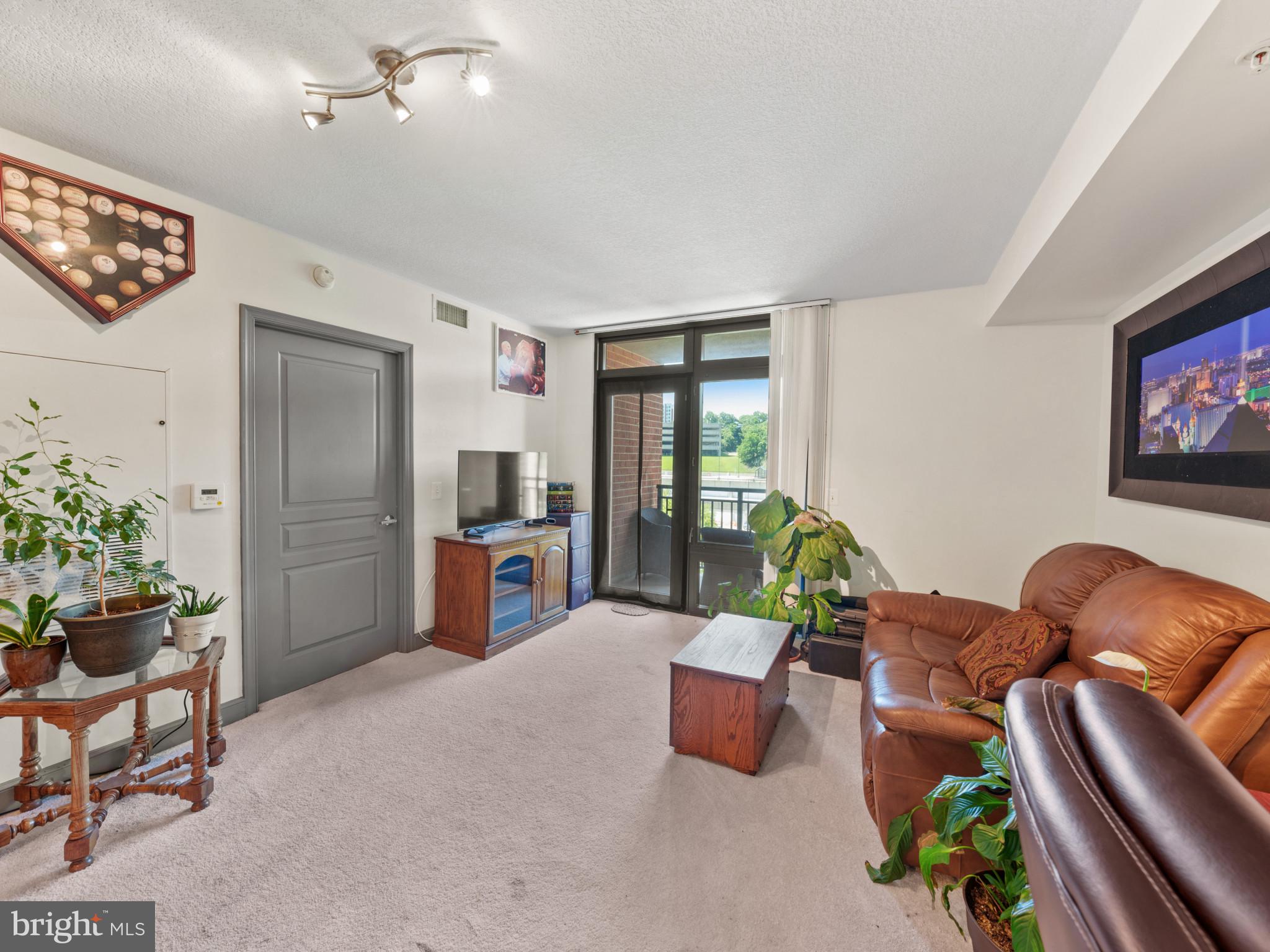 2451 Midtown Ave #815
