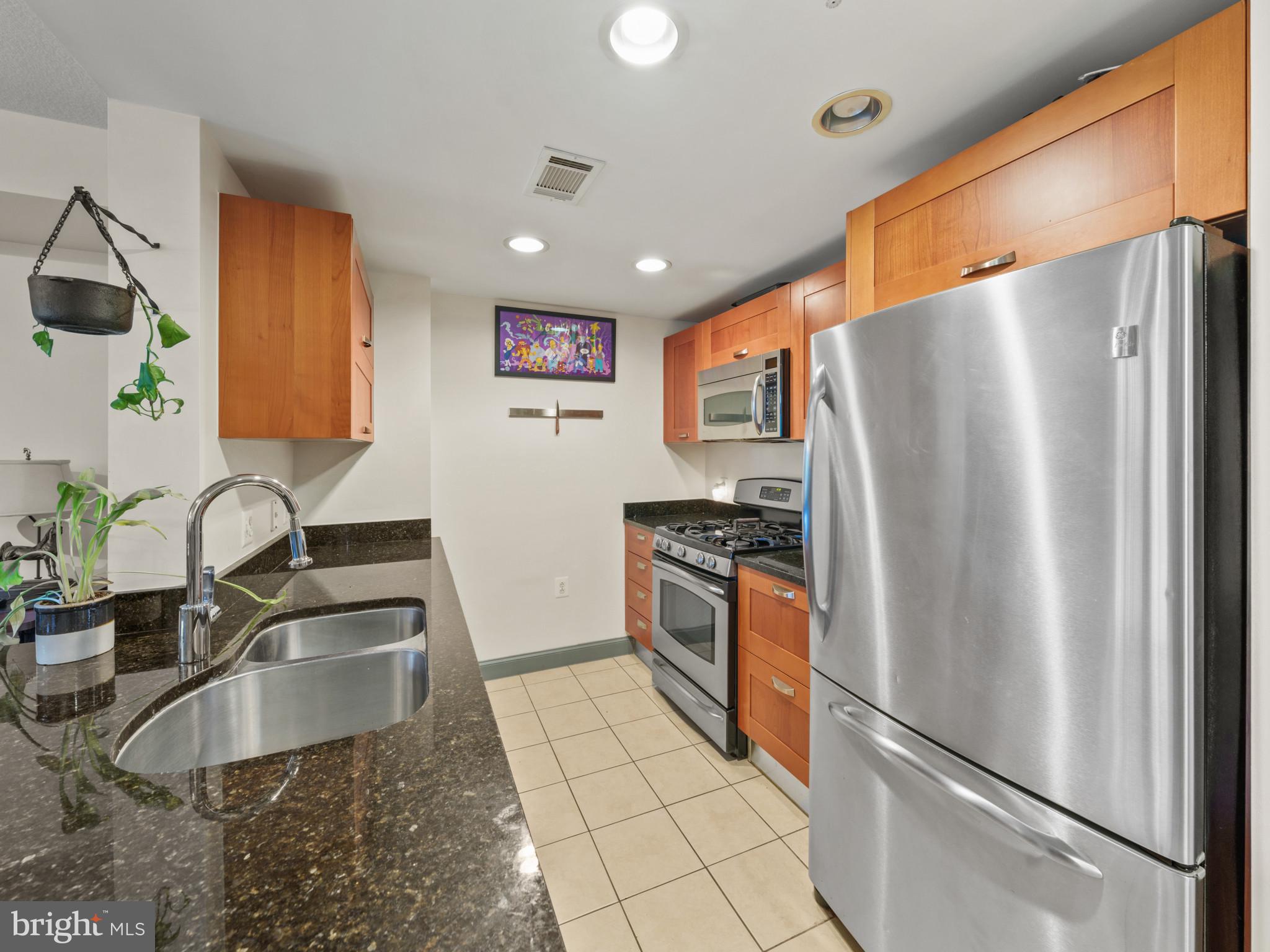 2451 Midtown Ave #815