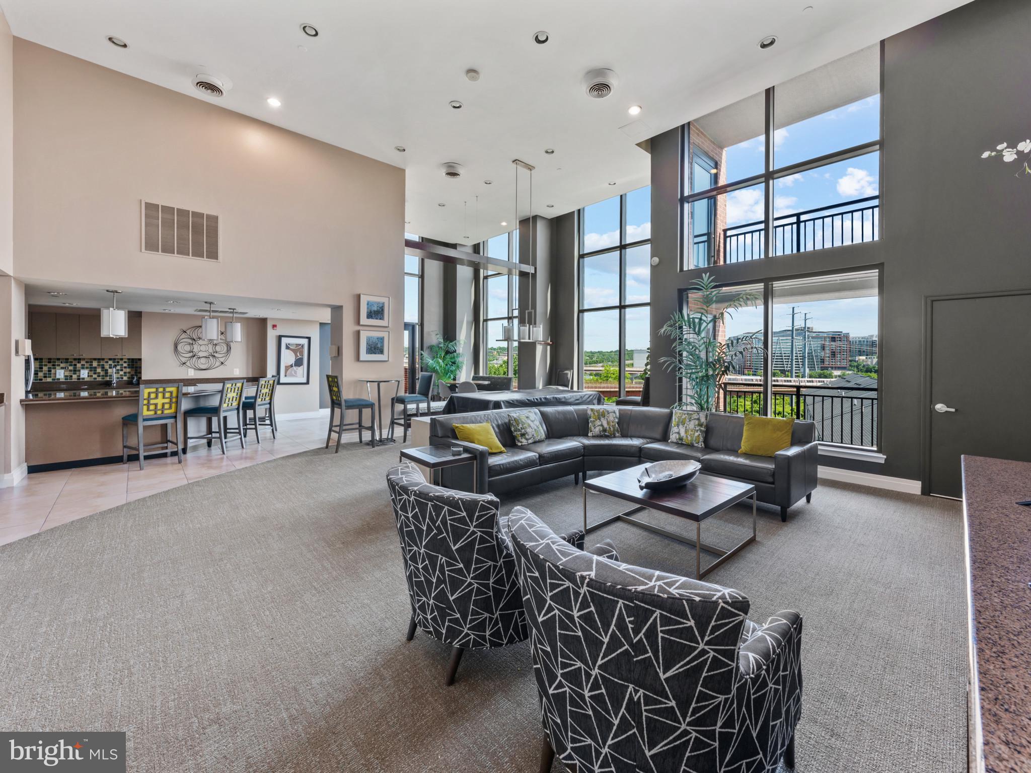 2451 Midtown Ave #815