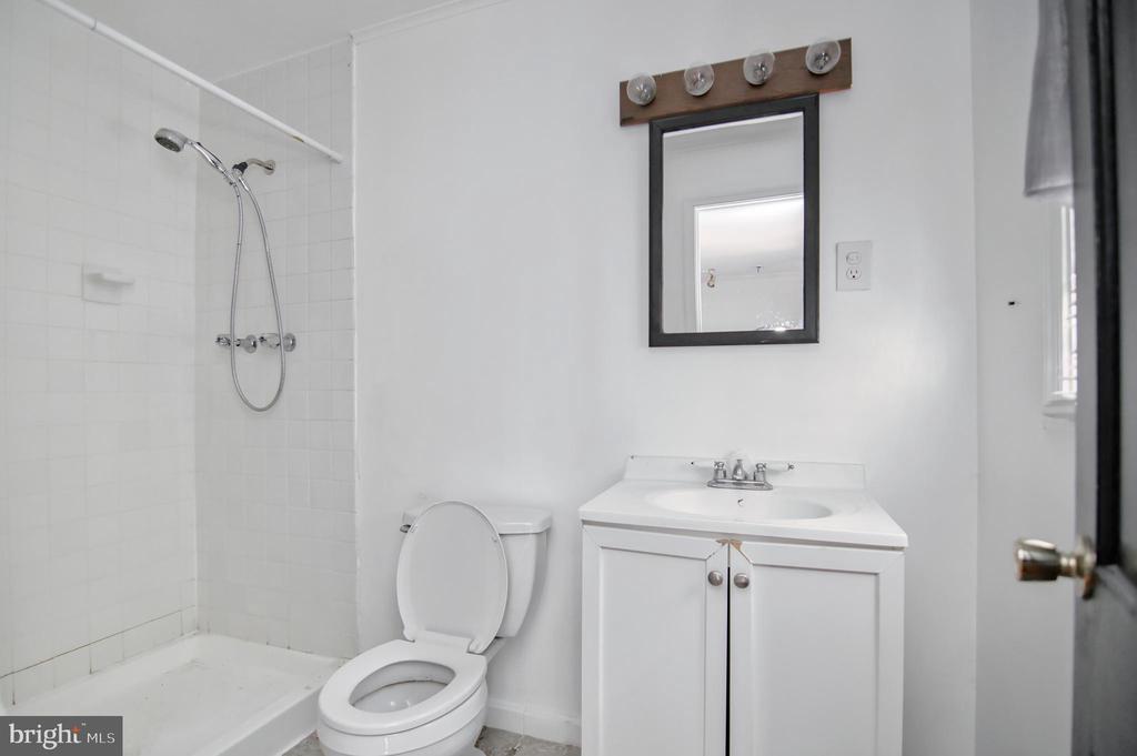 1295 Colvin Forest Dr