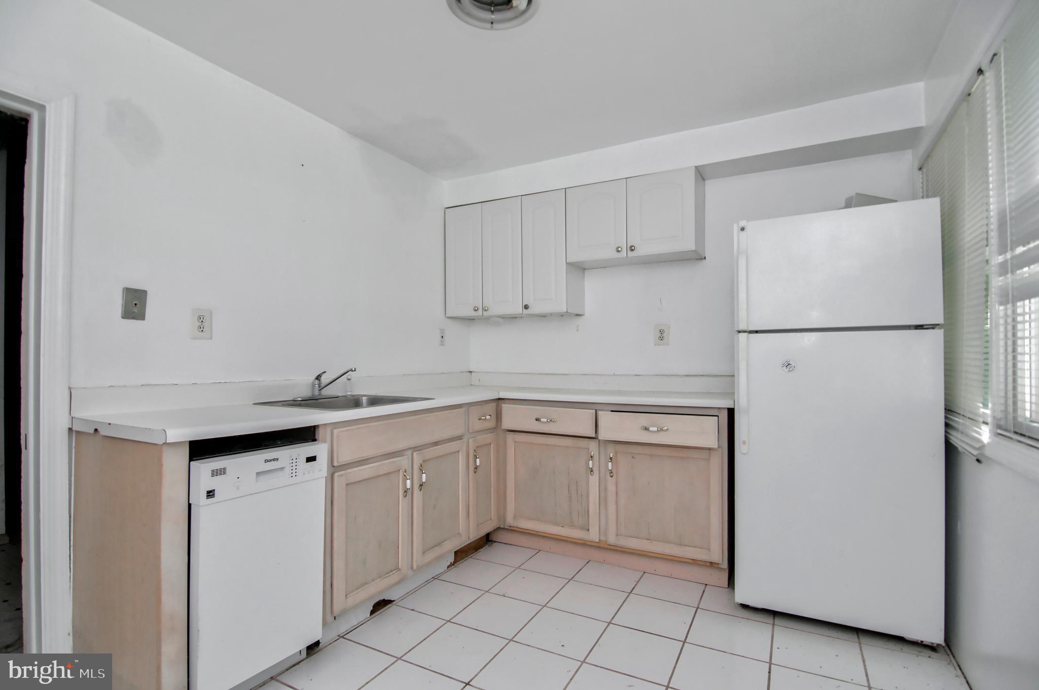 1295 Colvin Forest Dr