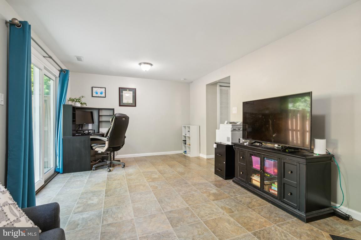 4940 McFarland Dr