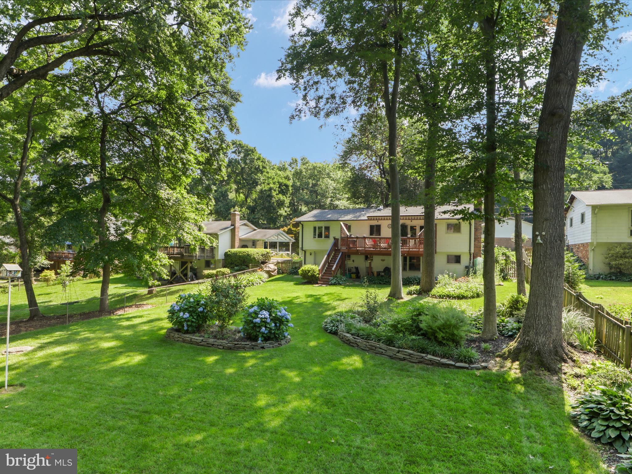 5018 Woodland Way