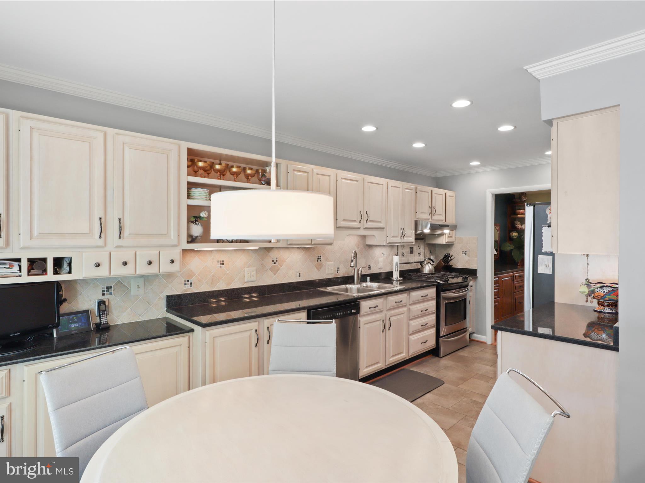 5018 Woodland Way
