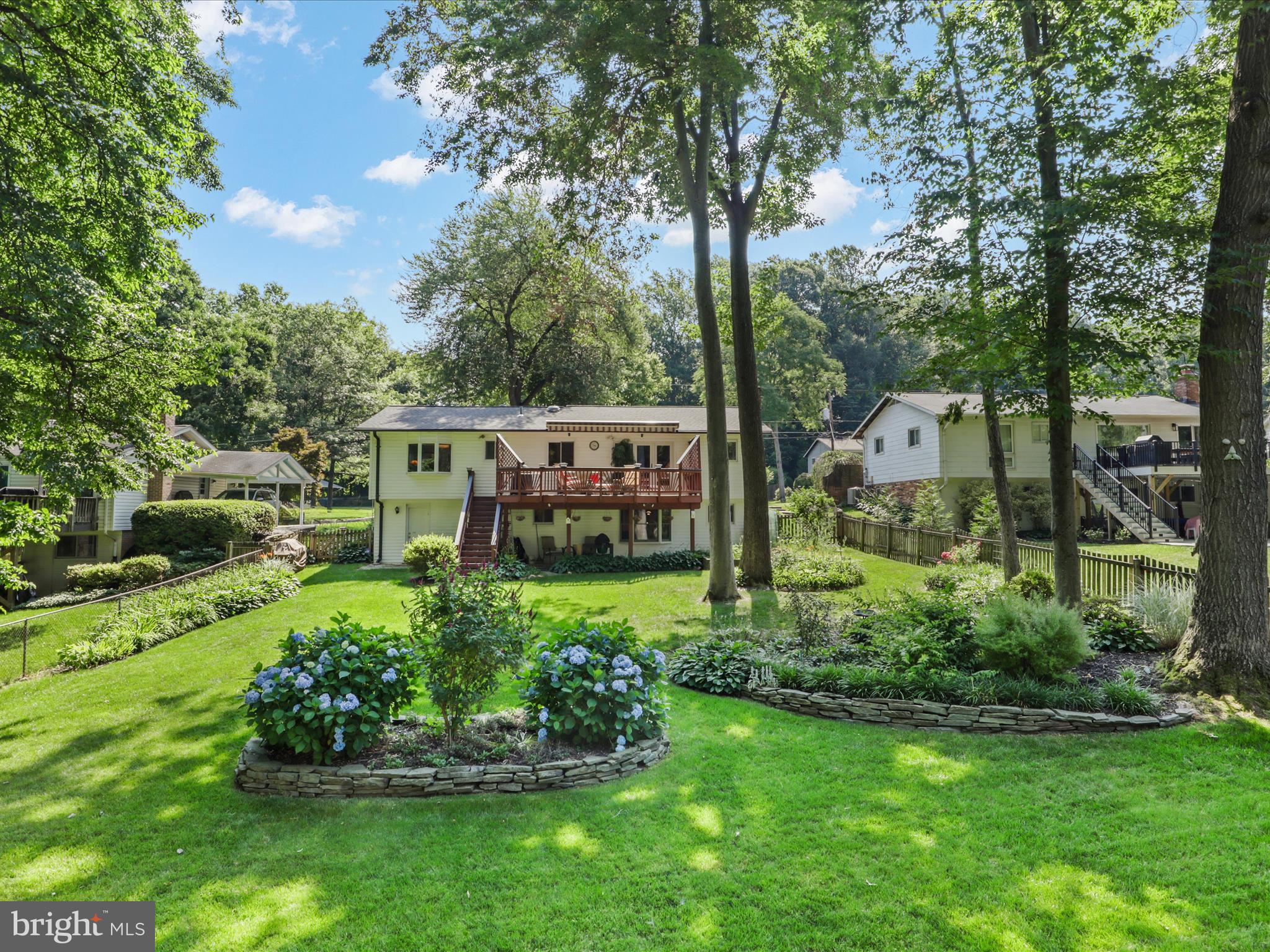 5018 Woodland Way