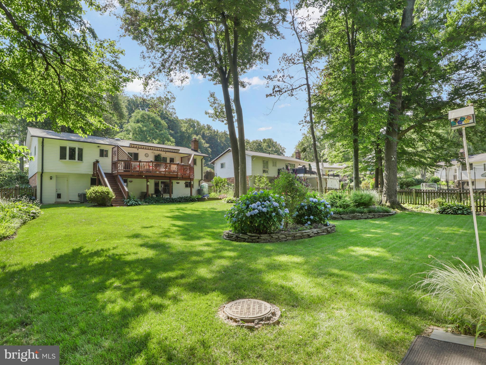 5018 Woodland Way