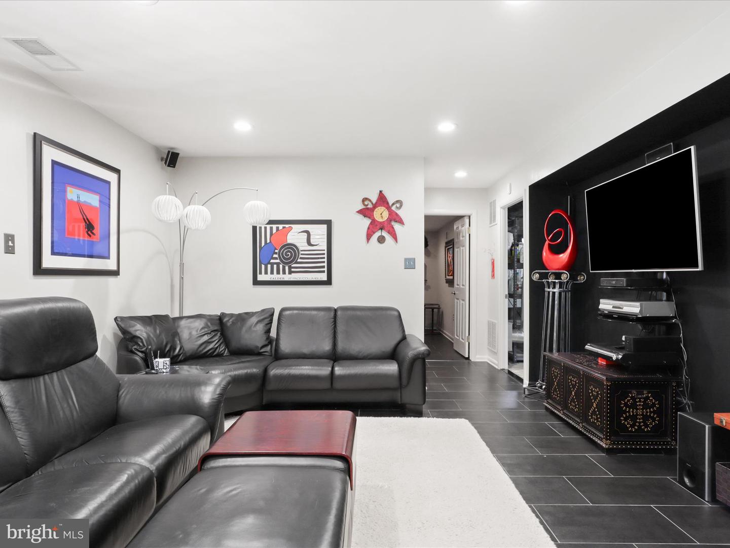 5018 Woodland Way