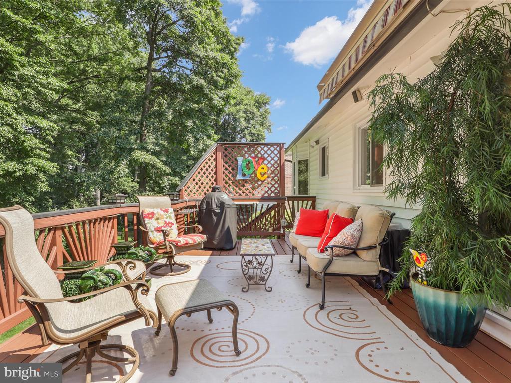 5018 Woodland Way